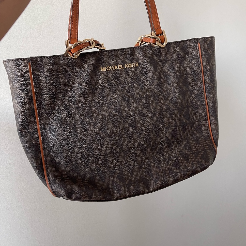 Purses - Picture 2 of 15